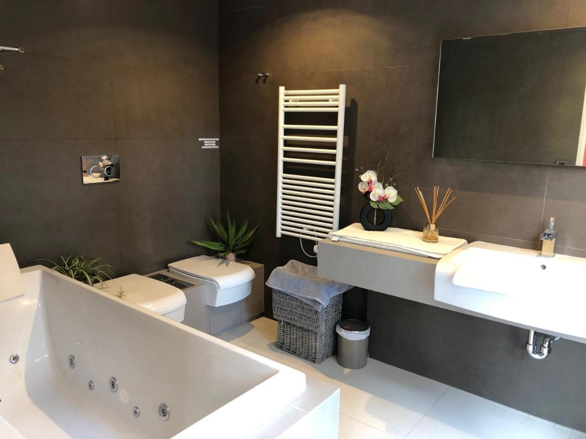 Appartement Montfleury, 2 Terrasses, 2 Chambres , 2 Sdb , Pkg Prive Piscine, 15 Min Walk To Croisette Beach And Palais Des Festivals Cannes Exterior photo