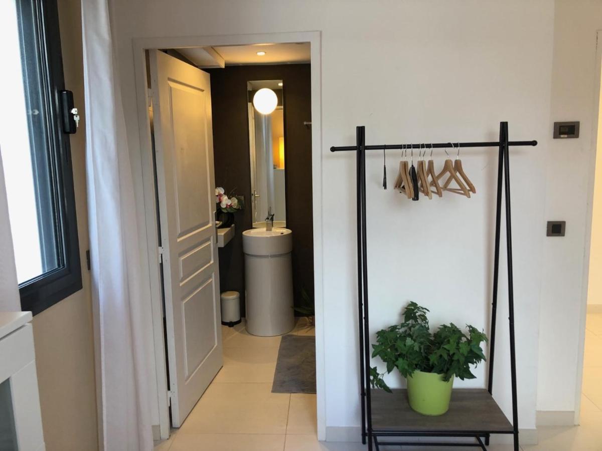 Appartement Montfleury, 2 Terrasses, 2 Chambres , 2 Sdb , Pkg Prive Piscine, 15 Min Walk To Croisette Beach And Palais Des Festivals Cannes Exterior photo